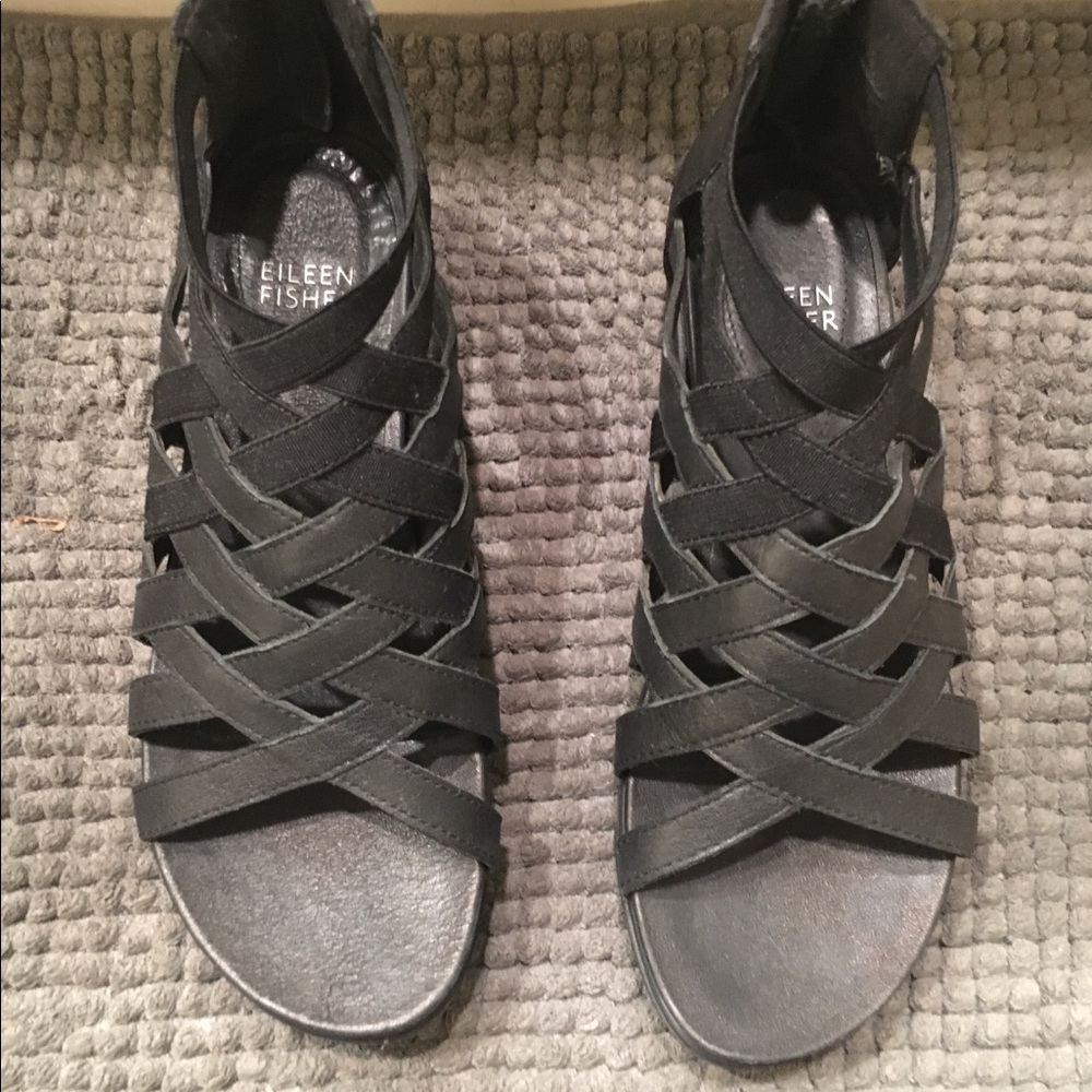 💥Eileen Fisher Strappy Sandal💥